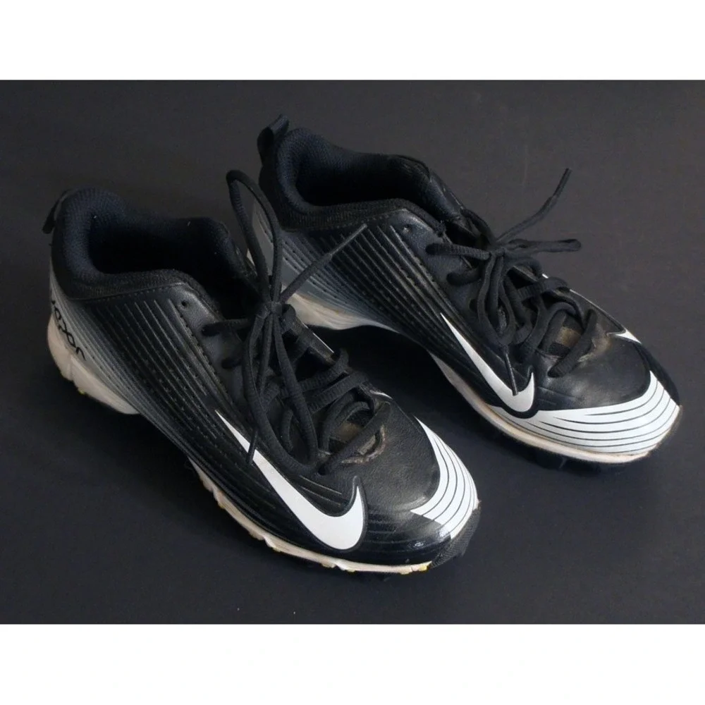 NIKE Vapor Boys Baseball Cleats Size 3.5 Youth Black and White